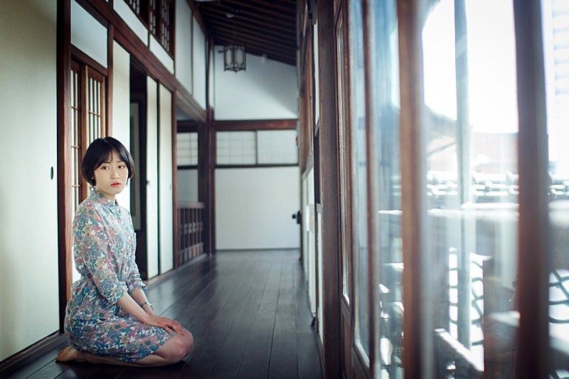 한옥 마루 자연광 인물 촬영 4